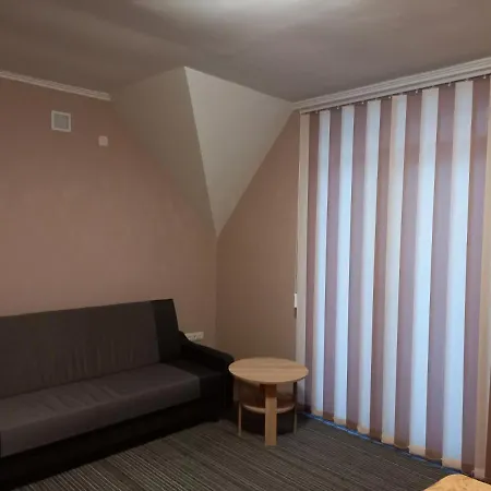 на березі черемошу