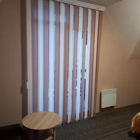 Hotel на березі черемошу *