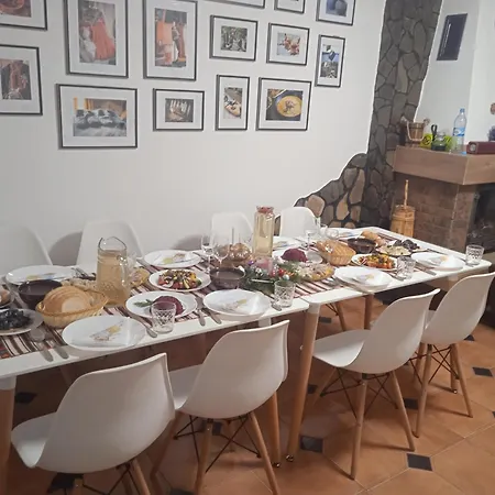 Hotel на березі черемошу Werchowyna