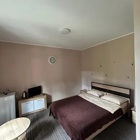 Hotel на березі черемошу *