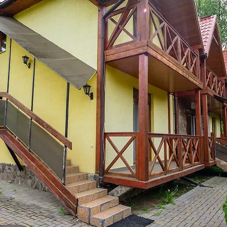 на березі черемошу *