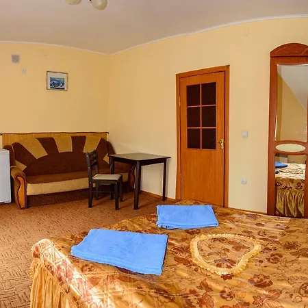 Hotel на березі черемошу *