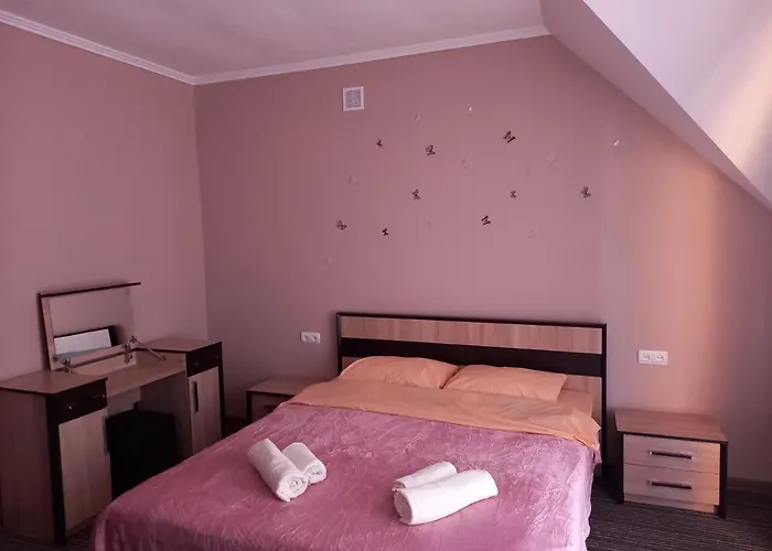Hotel на березі черемошу *