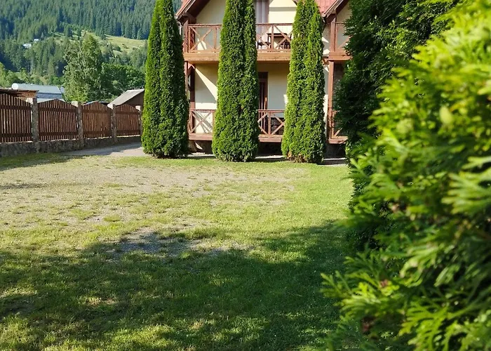 на березі черемошу 酒店 韦尔霍维纳