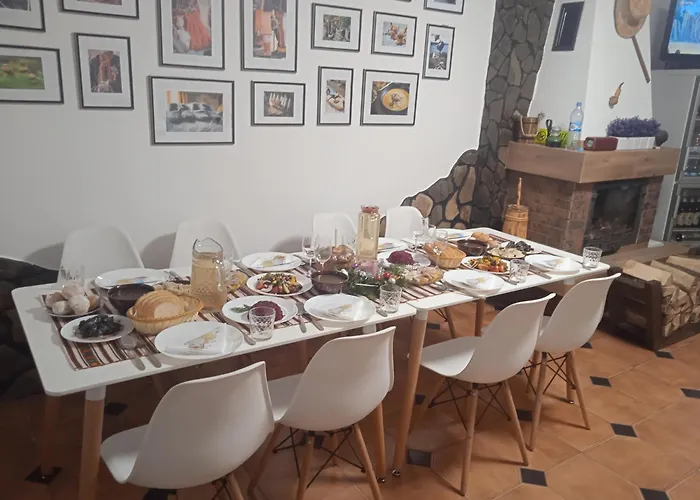 酒店 на березі черемошу 韦尔霍维纳