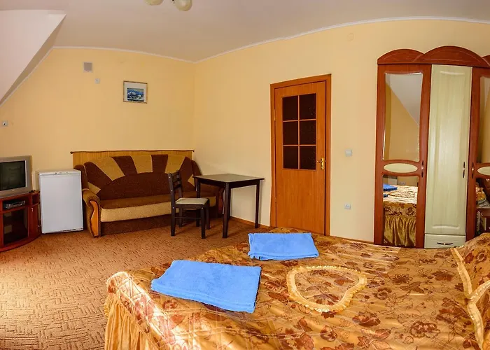 Hotel на березі черемошу *