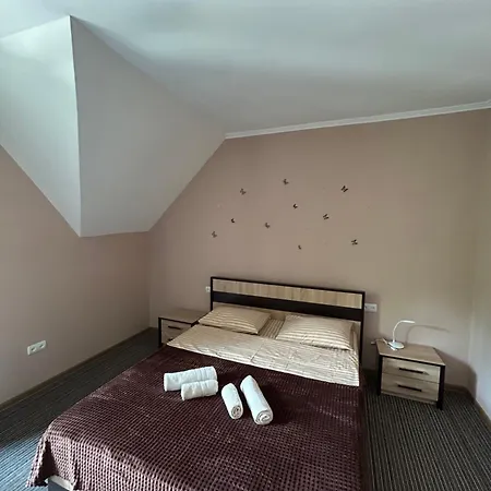 на березі черемошу *