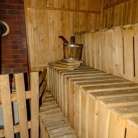 на березі черемошу Hotel *