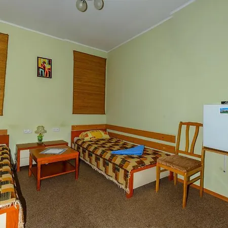 Hotel на березі черемошу